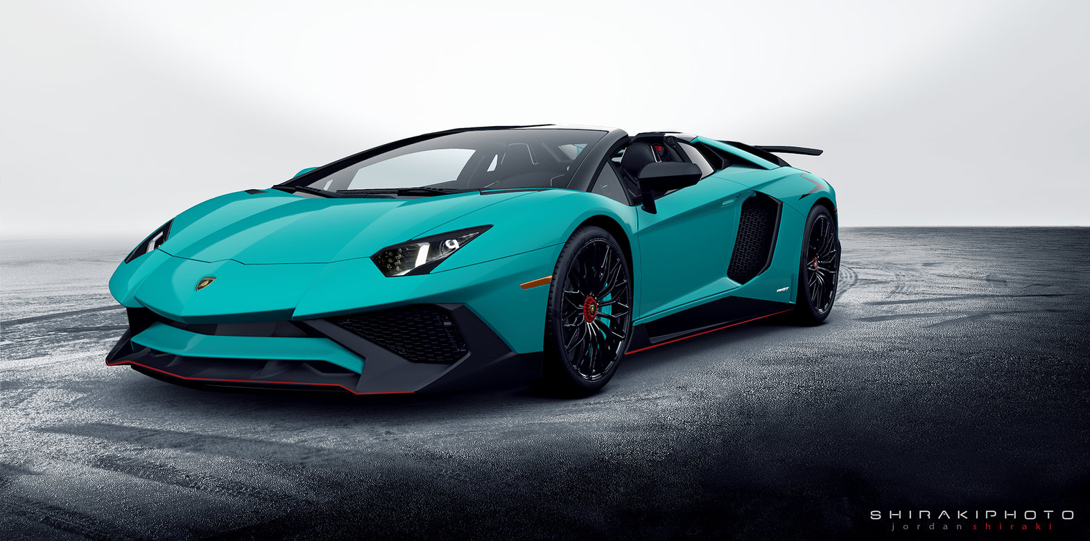 Первые изображения мощного Lamborghini Aventador SV Roadster